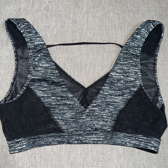 Victoria’s Secret Sports Bra - Picture 2 of 3